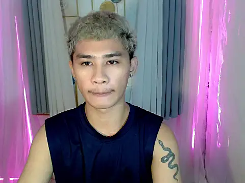 Snapshot of asianhardcock25 chatting on 04.20.26 asianhardcock25 online show from 04.20.26