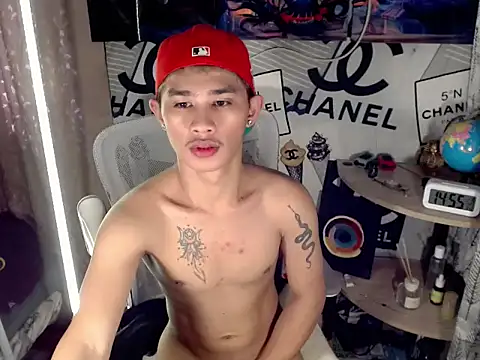 Snapshot of asianhardcock25 chatting on 04.27.26 asianhardcock25 online show from 04.27.26