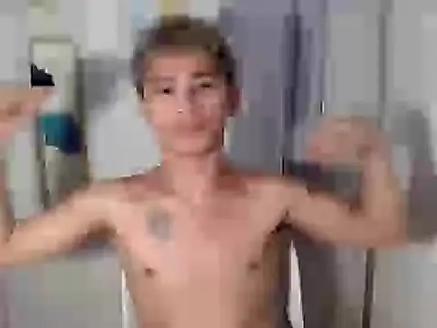 Snapshot of asianhardcock25 chatting on 04.28.26 asianhardcock25 online show from 04.28.26