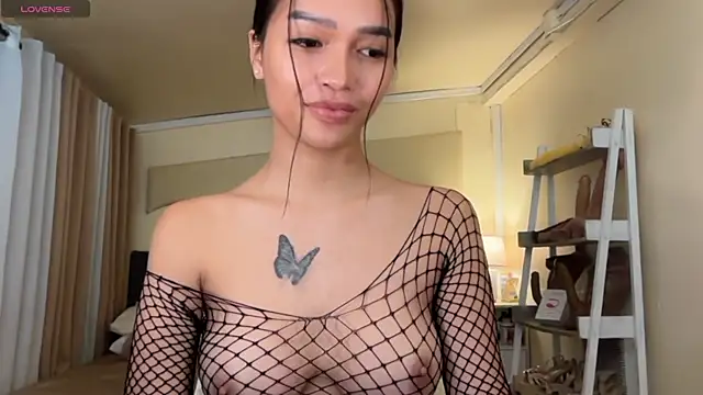 Snapshot of _agatha143_ chatting on 05.18.26 agatha143 online show from 05.18.26