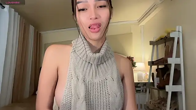 Snapshot of _agatha143_ chatting on 05.19.26 agatha143 online show from 05.19.26