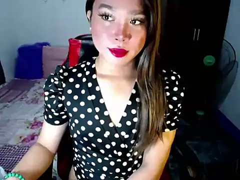 Urassiansweetcummer online show from 10.27.25