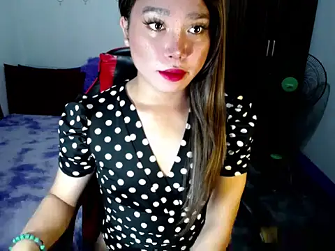 Urassiansweetcummer online show from 11.02.25