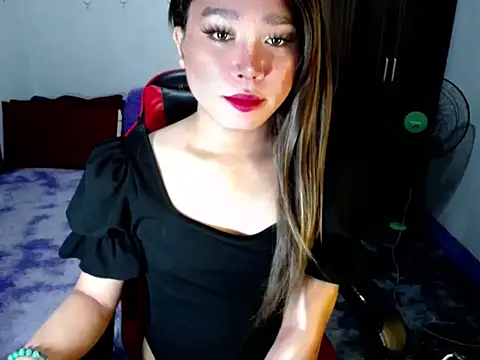 Urassiansweetcummer online show from 11.14.25