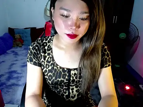 Urassiansweetcummer online show from 03.15.26