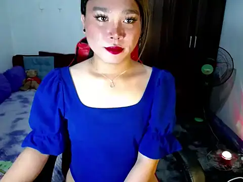 Urassiansweetcummer online show from 04.10.26