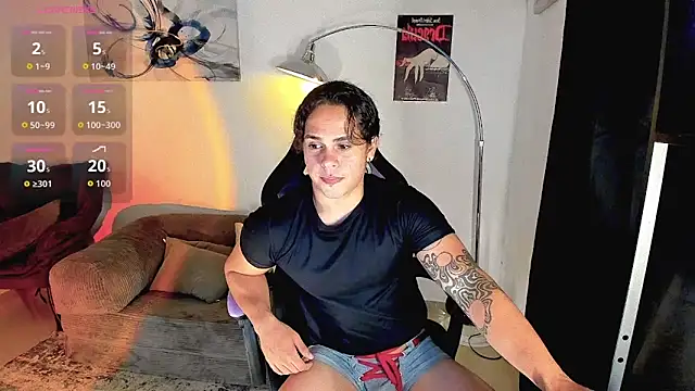 Snapshot of Maximiliano_scoott__ chatting on 04.17.26 Maximiliano scoott online show from 04.17.26