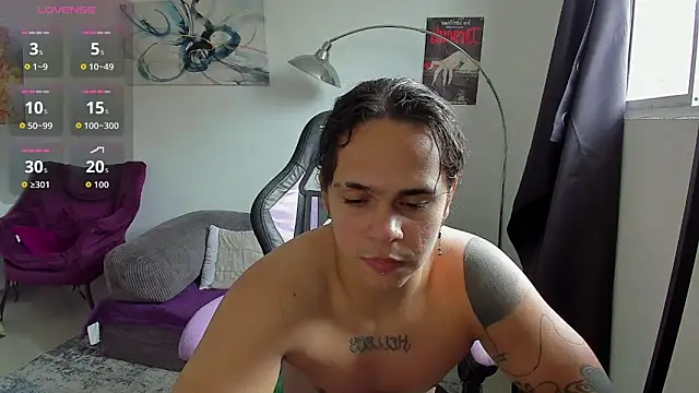 Snapshot of Maximiliano_scoott__ chatting on 05.30.26 Maximiliano scoott online show from 05.30.26