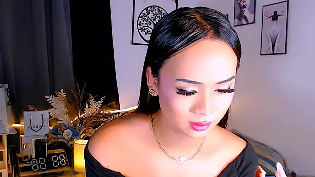 Zialustts online show from 04.18.26