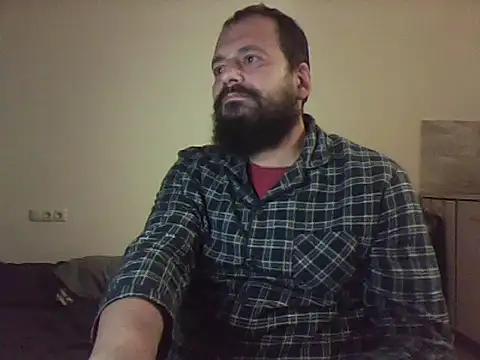 Snapshot of Negovotoo chatting on 12.20.25 Negovotoo online show from 12.20.25