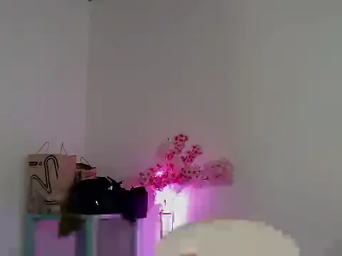 Maxine Sucks online show from 12.04.25