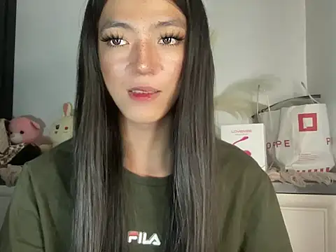 Snapshot of slimladyxoxo chatting on 12.18.25 slimladyxoxo online show from 12.18.25