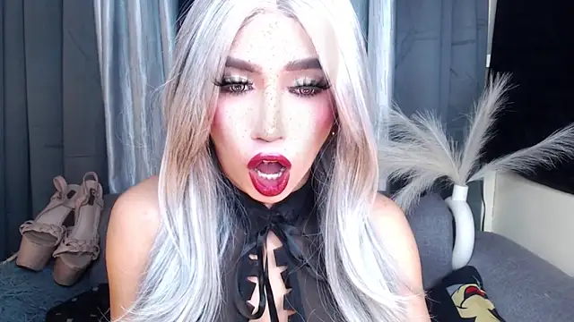 Snapshot of UrGoddess_xx chatting on 10.08.25 UrGoddess xx online show from 10.08.25