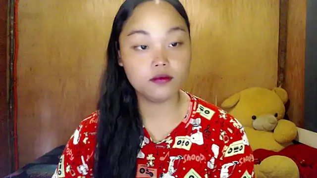 Snapshot of _Lylia chatting on 10.10.25 Lylia online show from 10.10.25