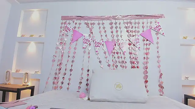 ikia lopez  online show from 02.07.26