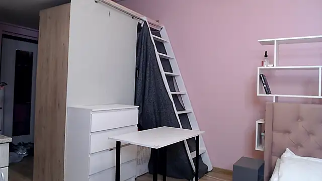 Snapshot of alice_and_jonathan chatting on 03.25.26 alice and jonathan online show from 03.25.26