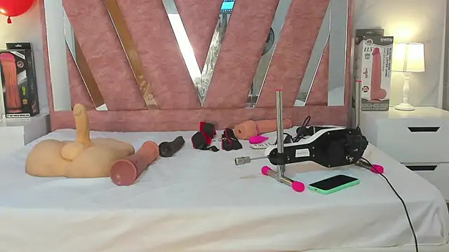 Wonderkloe  online show from 02.17.26