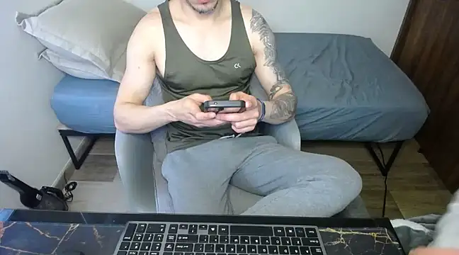 Snapshot of bossking017 chatting on 03.03.25 bossking017 online show from 03.03.25