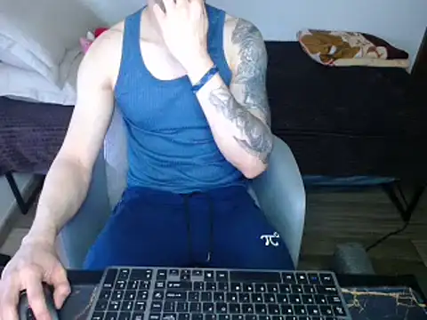 Snapshot of bossking017 chatting on 03.08.25 bossking017 online show from 03.08.25