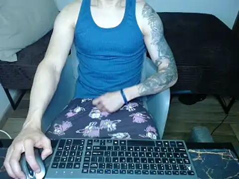 Snapshot of bossking017 chatting on 03.09.25 bossking017 online show from 03.09.25