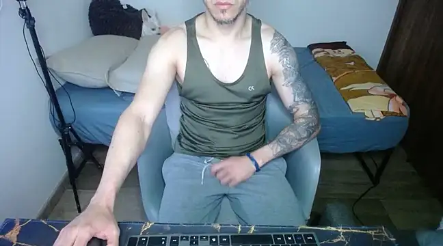 Snapshot of bossking017 chatting on 03.12.25 bossking017 online show from 03.12.25