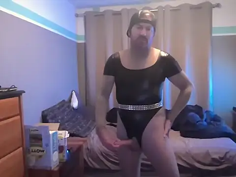 Snapshot of MotoXrideR28 chatting on 09.11.25 MotoXrideR28 online show from 09.11.25