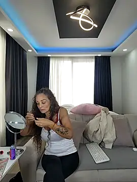 Snapshot of evasweett__ chatting on 05.12.26 evasweett online show from 05.12.26