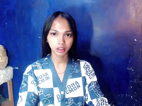 Snapshot of Simi_Ipit chatting on 04.19.26 Simi Ipit online show from 04.19.26