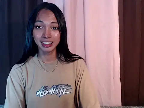 Snapshot of Simi_Ipit chatting on 04.24.26 Simi Ipit online show from 04.24.26