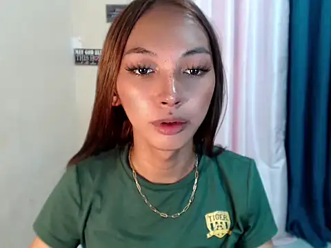 Snapshot of Simi_Ipit chatting on 05.05.26 Simi Ipit online show from 05.05.26