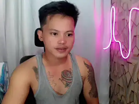 Snapshot of urhotfucker13 chatting on 07.26.26 urhotfucker13 online show from 07.26.26
