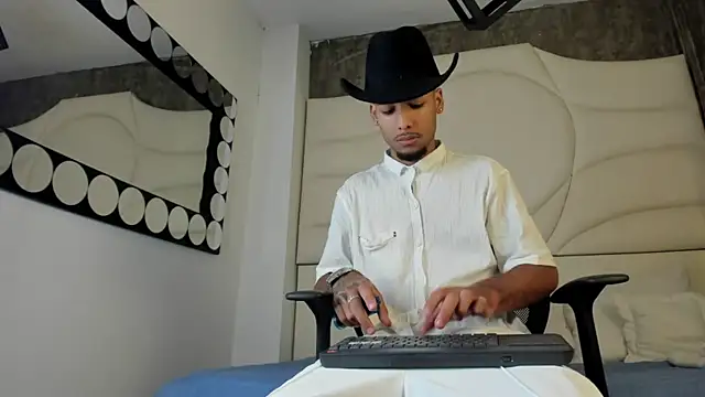 Thiagoferreti online show from 09.09.25