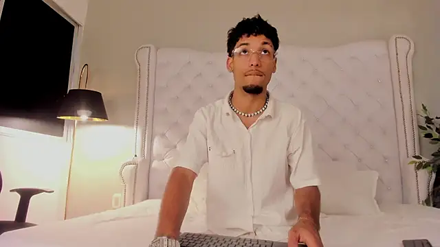 Thiagoferreti online show from 10.22.25