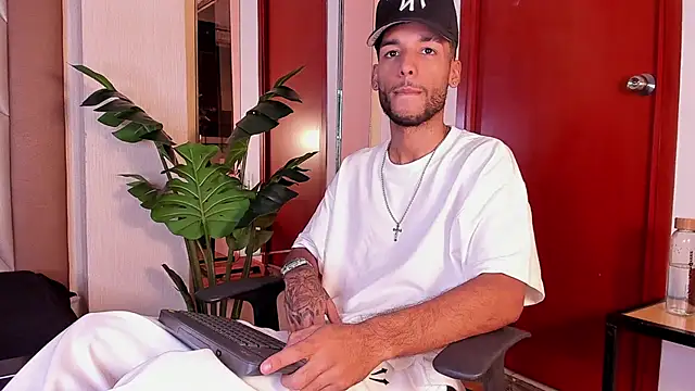 Thiagoferreti online show from 03.18.26