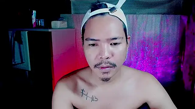 Snapshot of MANIACasianX chatting on 10.17.25 MANIACasianX online show from 10.17.25