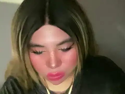 Snapshot of Naughtyrosecum chatting on 09.17.25 Naughtyrosecum online show from 09.17.25