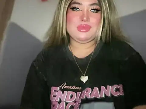 Snapshot of Naughtyrosecum chatting on 11.07.25 Naughtyrosecum online show from 11.07.25