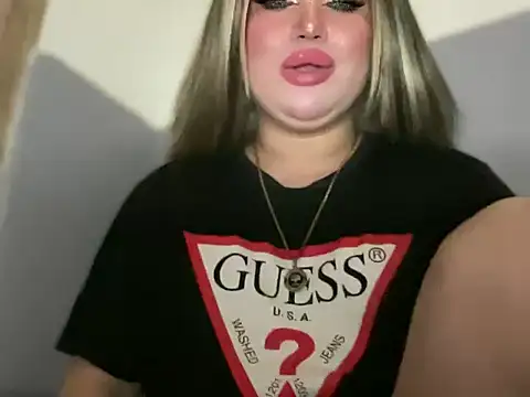 Snapshot of Naughtyrosecum chatting on 11.11.25 Naughtyrosecum online show from 11.11.25