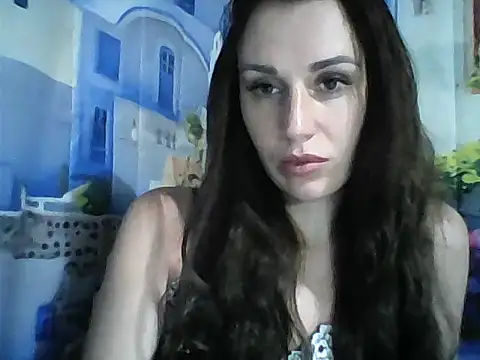 Snapshot of Qinini chatting on 06.13.26 Qinini online show from 06.13.26