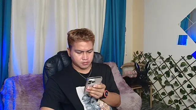 Snapshot of Asian_jayeel chatting on 06.06.26 Asian jayeel online show from 06.06.26