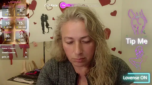 Snapshot of sofiacurvy_45 chatting on 09.08.25 sofiacurvy 45 online show from 09.08.25