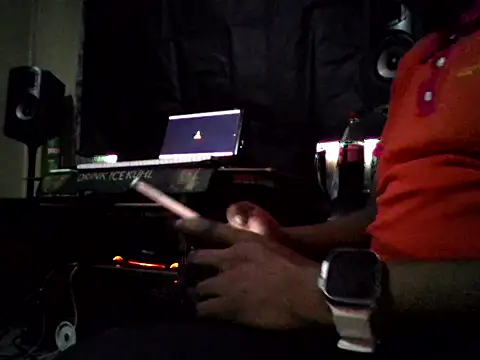 OnlyMoneyIwanT online show from 02.22.26