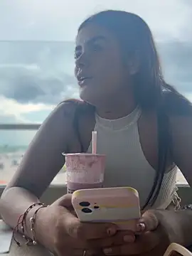 Snapshot of Kaily_Sweet16 chatting on 11.10.25 Kaily Sweet16 online show from 11.10.25