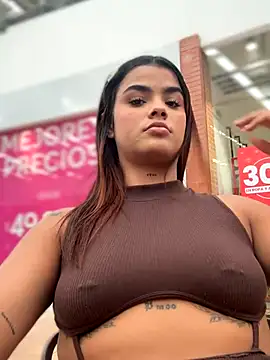 Snapshot of Kaily_Sweet16 chatting on 12.21.25 Kaily Sweet16 online show from 12.21.25