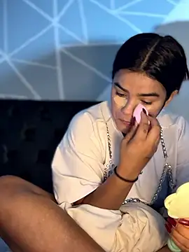 Snapshot of Kaily_Sweet16 chatting on 01.10.26 Kaily Sweet16 online show from 01.10.26