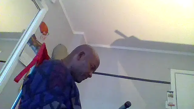 Snapshot of JezOne555 chatting on 10.05.25 JezOne555 online show from 10.05.25