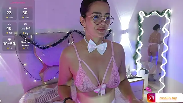 Snapshot of Rosalind_tay chatting on 12.16.25 Rosalind tay online show from 12.16.25