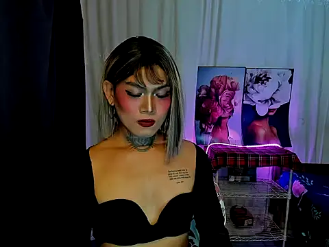 Snapshot of kimmy_slut chatting on 10.10.25 kimmy slut online show from 10.10.25