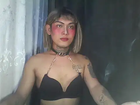 Snapshot of kimmy_slut chatting on 11.18.25 kimmy slut online show from 11.18.25