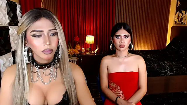Snapshot of BigCockMaxineTS chatting on 05.27.26 BigCockMaxineTS online show from 05.27.26